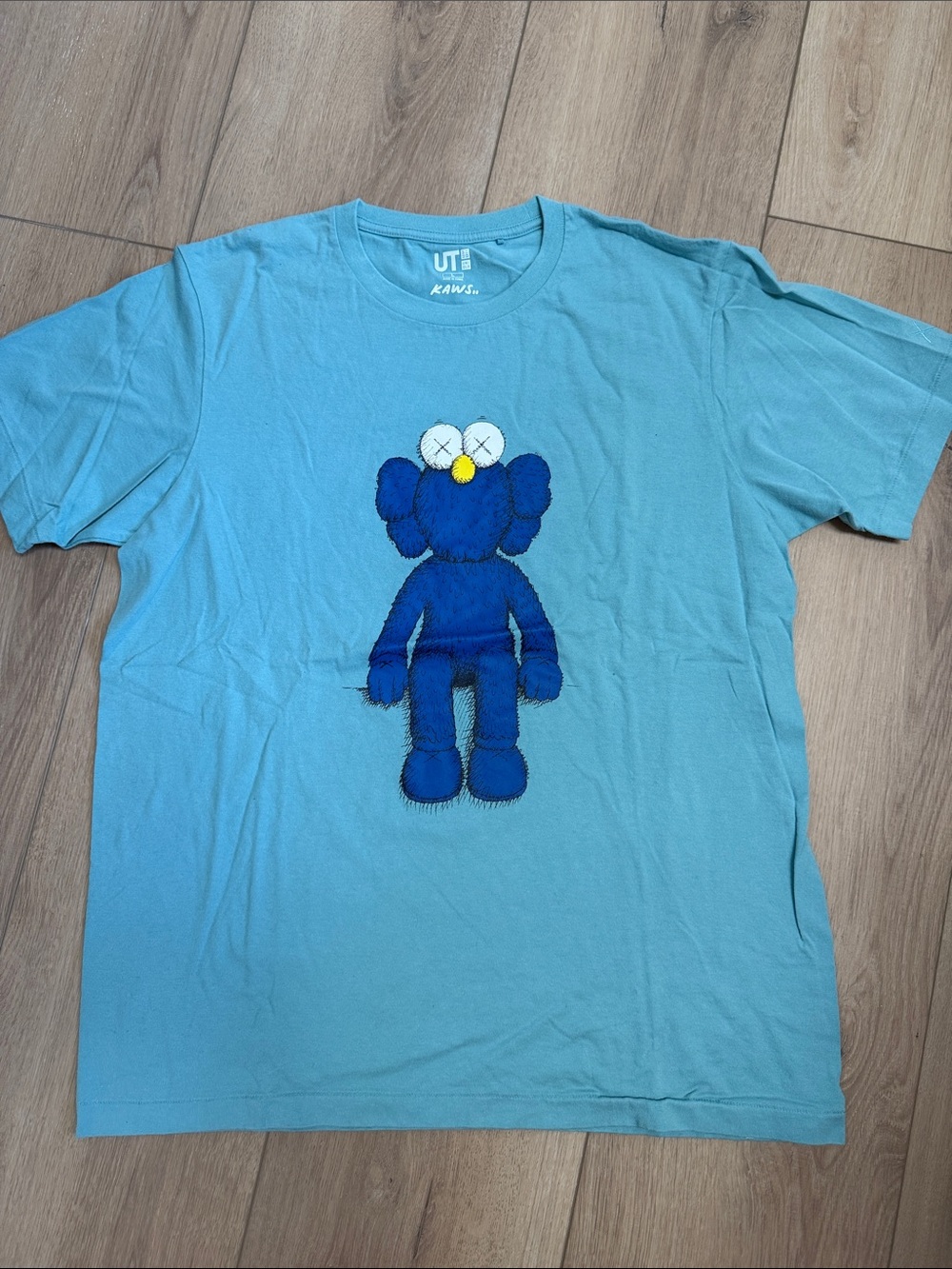 Uniqlo kaws BFF t shirt